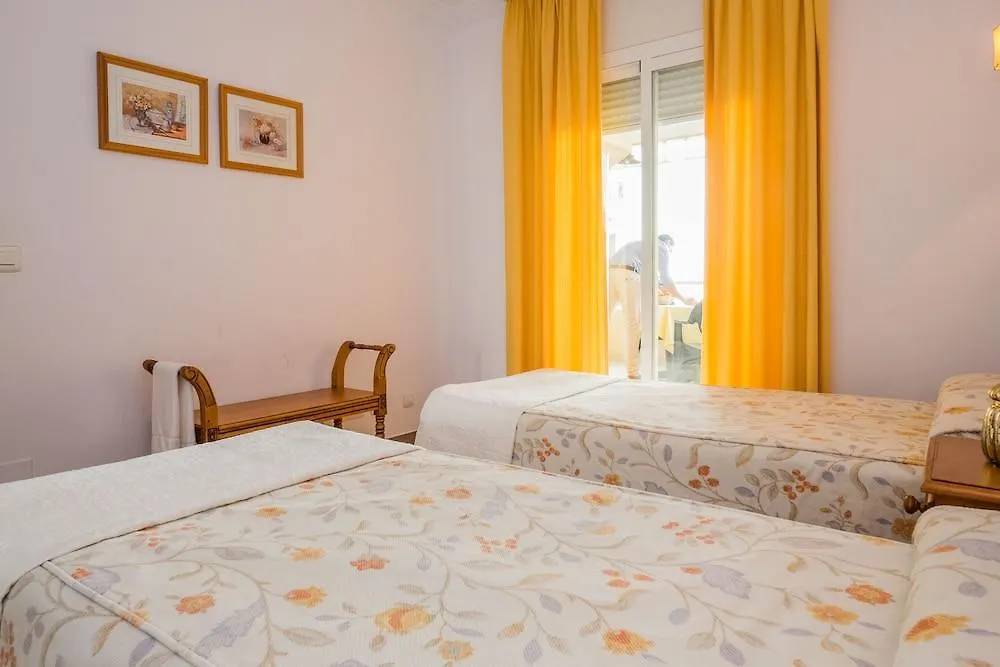 Apartamentos Andalucia - Edificio Cantares 内尔哈 酒店